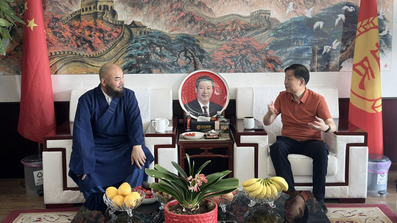 東華禪寺萬(wàn)行法師到訪(fǎng)岳氏集團(tuán)，禪文化與素食產(chǎn)業(yè)碰撞新“火花”